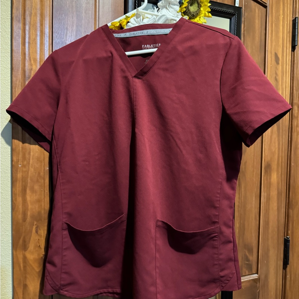Fabletics Women’s Burgundy V-Neck TWO POCKET scrub top (LARGE)